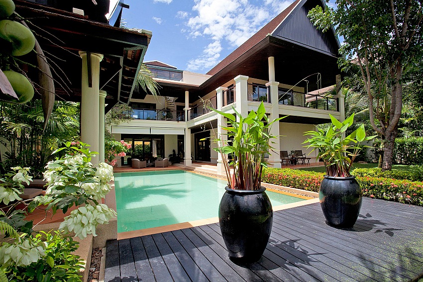 Absolutely Remarkable Big Holiday Villa for Rent in Phuket Ban06