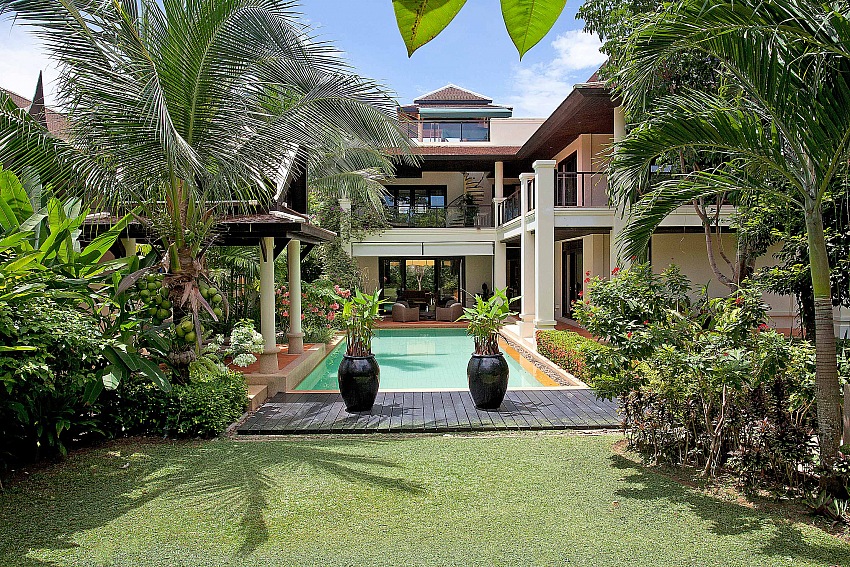 Absolutely Remarkable Big Holiday Villa for Rent in Phuket Ban06
