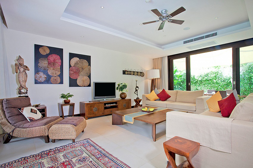 Absolutely Remarkable Big Holiday Villa for Rent in Phuket Ban06