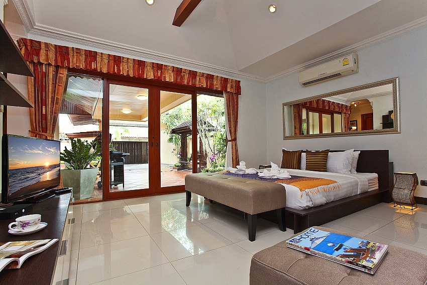 3 Bedroom Pool Villa in Na Jomtien, Pattaya – jom54